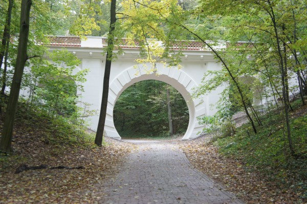 Most mauretański, widok z dolnego parku